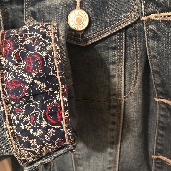 Vintage Denim Jean Jacket - Picture 4 of 8